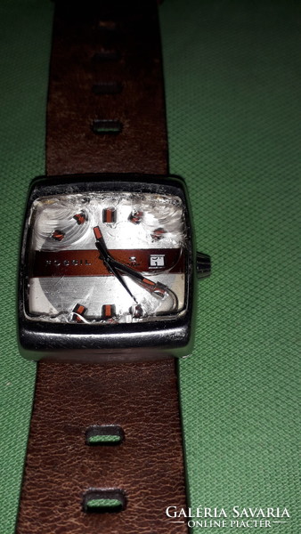 Old fossil men's wristwatch with thick leather strap, untested part according to the pictures