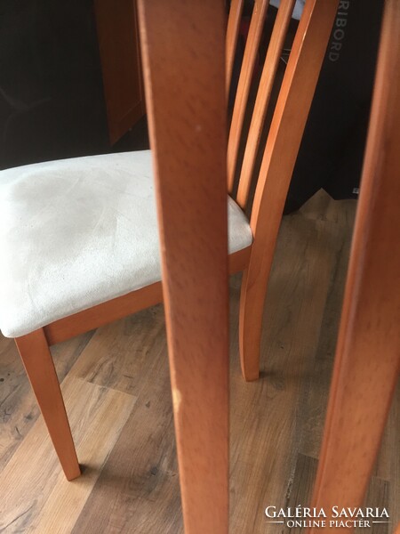 4+2 dining chairs with table for 6-8 people in used condition
