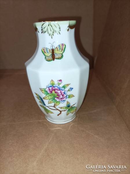 Herend porcelain vase, perfect, 14 cm, for a gift. Victoria pattern