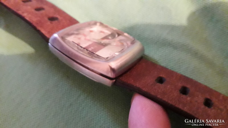 Old fossil men's wristwatch with thick leather strap, untested part according to the pictures