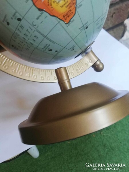 Globe 21 cm high