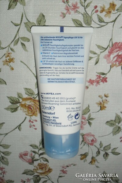 Új. Hidratáló arckrém SPF 15-tel, Nivea, 50 ml.