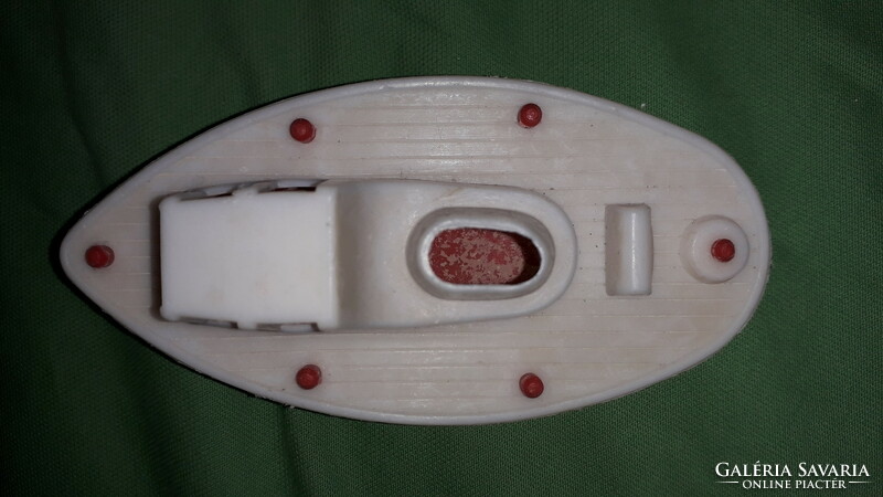 Retro traffic goods, bazaar goods, plastic toy ship, even a bathtub toy, 14 x 6 cm according to the pictures