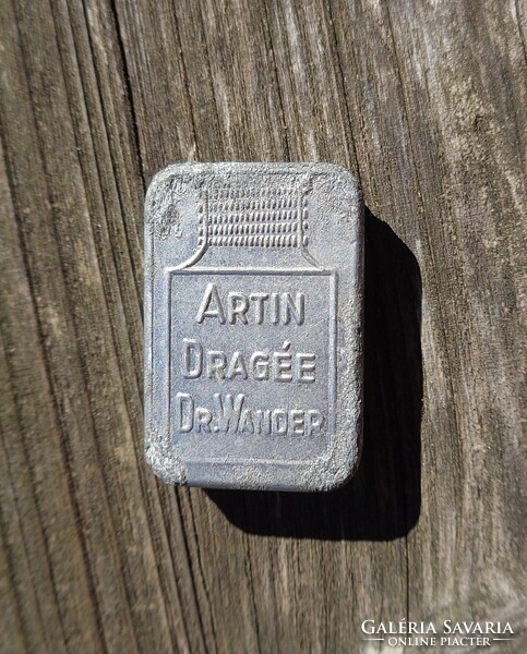 ARTIN DRAGEE DR. WANDER, alumínium gyógyszeres dobozka, 32 x 21 x 7 mm.
