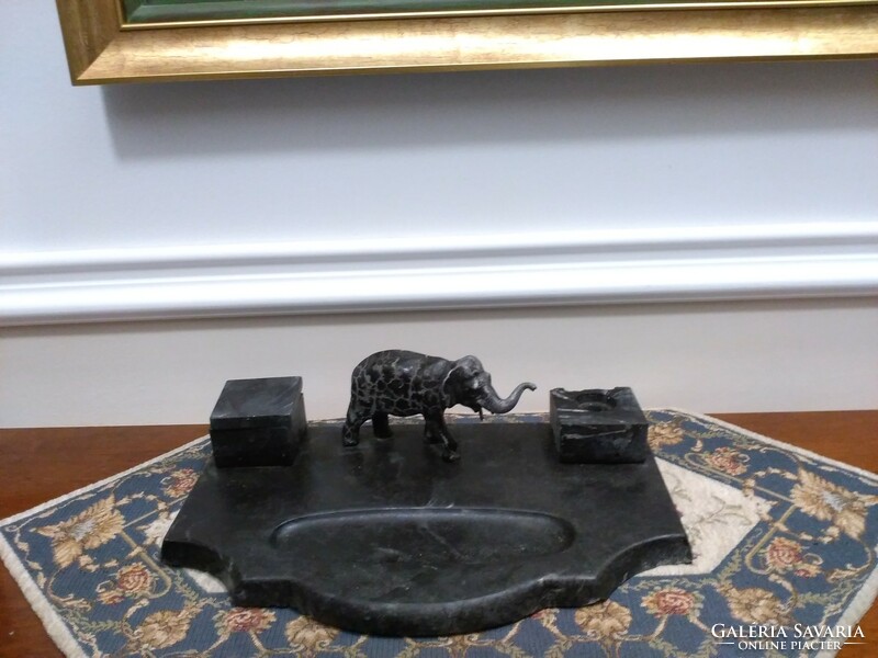 Kalamáris, tintatartó szerencsét hozó elefánt díszítéssel