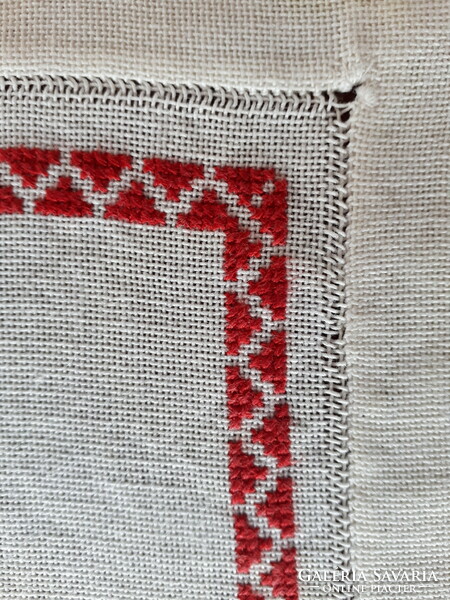 Butter-colored small tray tablecloth with cross-stitch decoration