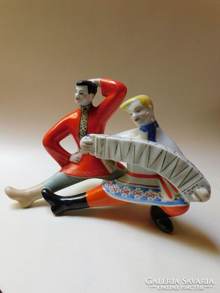 Large Polonne porcelain figure - Kazakh dancers