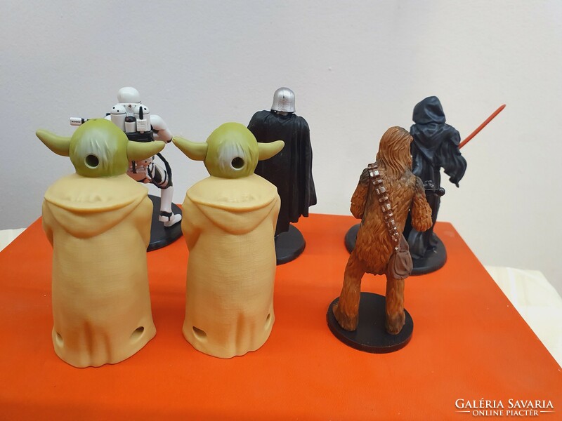 6 Star Wars figures for sale together