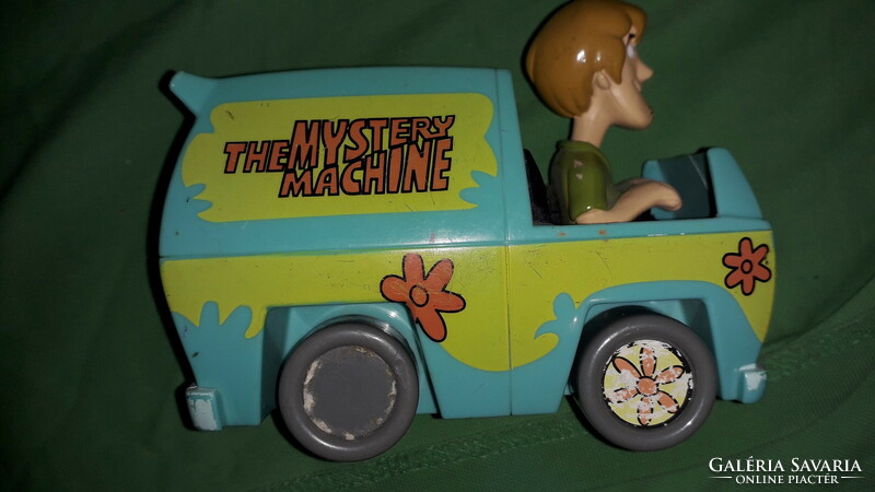 Retro SCOOBY DOO lendkerekes játék autó BOZONT sofőr figurával 14 x 8 cm a képek szerint