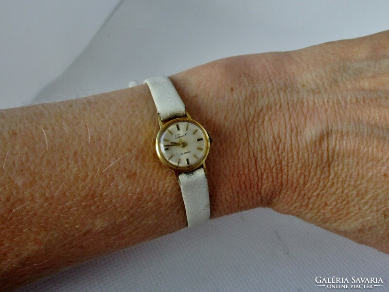 Beautiful old 18kt gold jewel incabloc watch