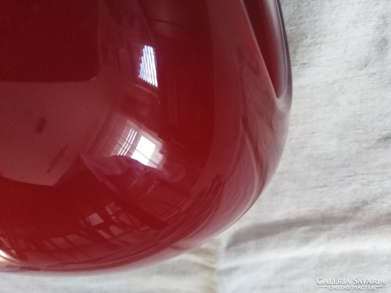 Vörös üvegváza -  minimalista jelleggel / kézi szakított