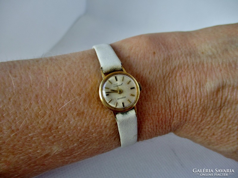 Beautiful old 18kt gold jewel incabloc watch