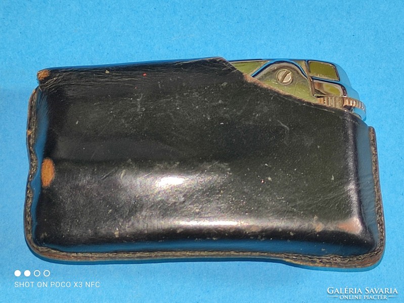Old Ronson varaflame lighter in leather case