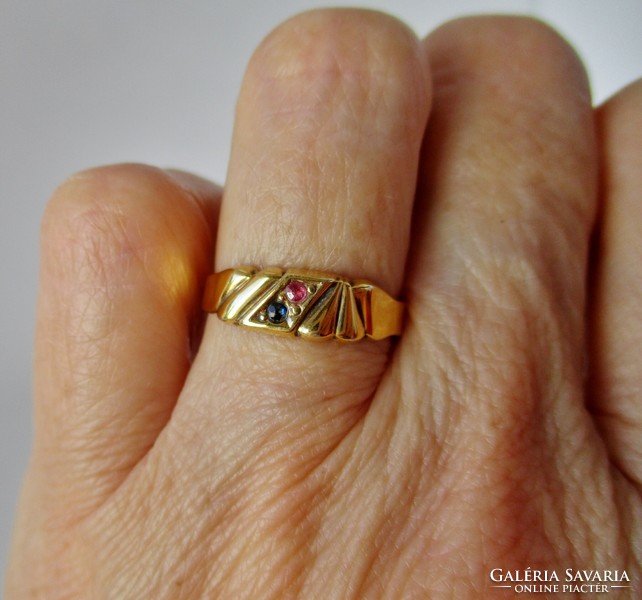 Különleges aranyozott ezüst gyűrű valódi rubin és zafír kővel