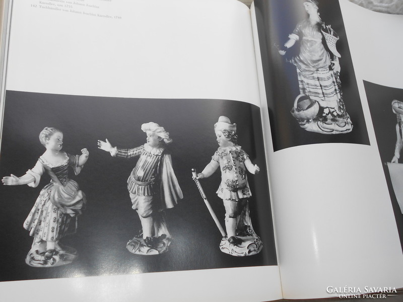 Német porcelánokról  több mint 500 oldal terjedelmű kötet