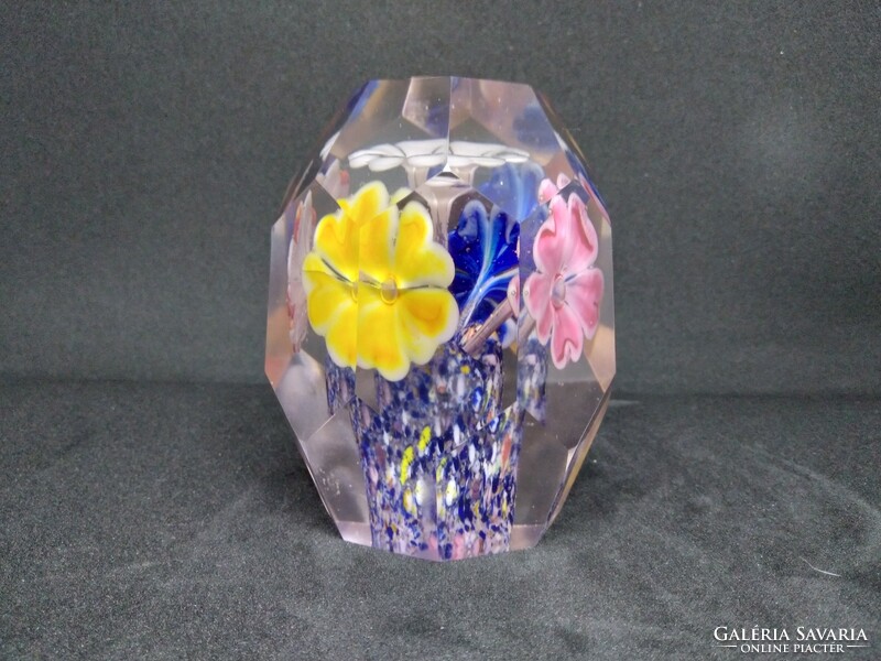 Fazettált üveg levélnehezék – színes virágos