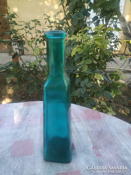 Green square glass vase for sale!