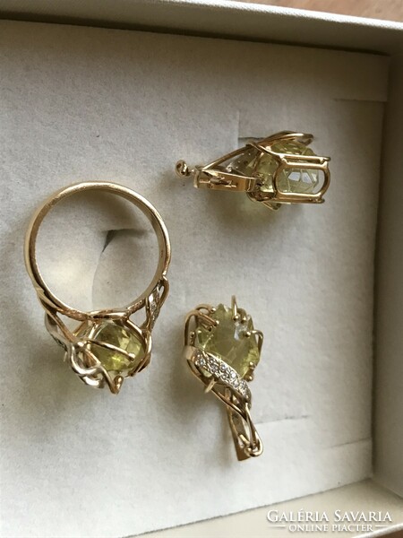 Beautiful earrings and ring set with citrine and brilliants