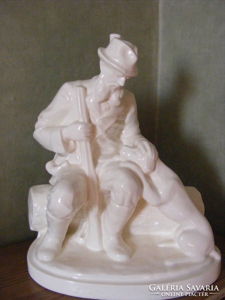 Vadász kutyájával, RAKO porcelán figura