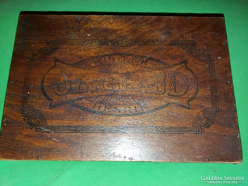 Antique wooden gerbaud - gerbo confectionary wooden box in good condition 20 x 18 x 6 cm