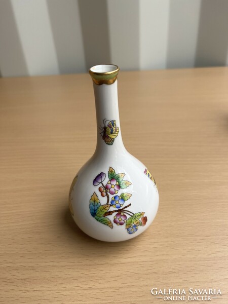 Herend Victoria patterned long neck porcelain vase a57