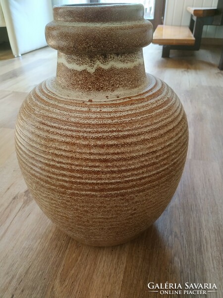 Floor vase in perfect condition, 40 cm high