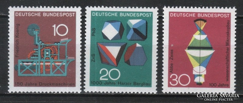 Postatiszta Bundes 1646  Mi 546-548    0,60 Euró