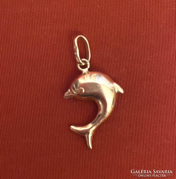 Dolphin figure 14 carat gold pendant 1.3 gr
