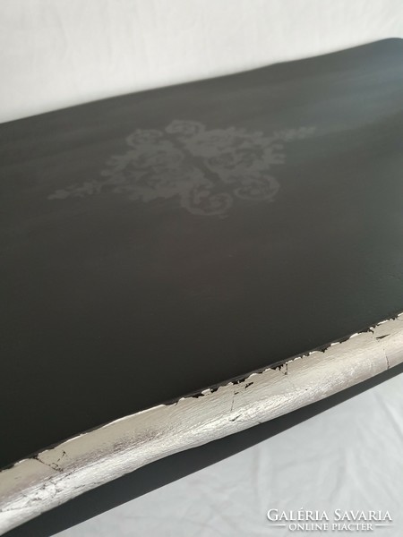 Fekete ezüst asztal