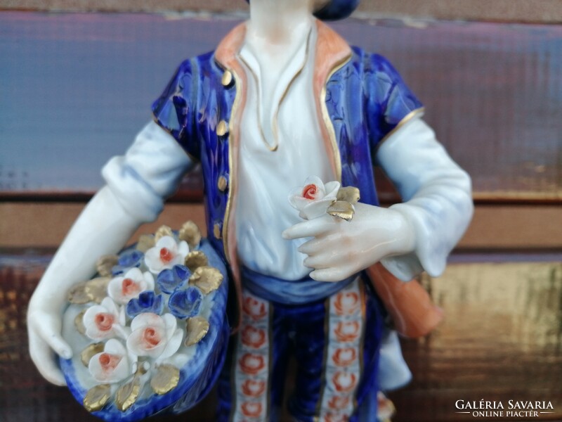 Rudolf kammer German porcelain figure is damaged