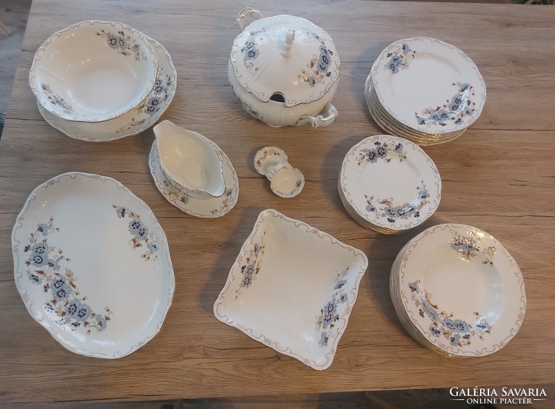 Zsolnay tableware with cornflower pattern