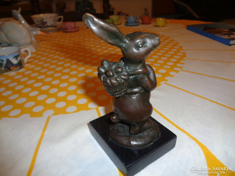 Milo bunny, marked, bronze and black marble base, 14 cm