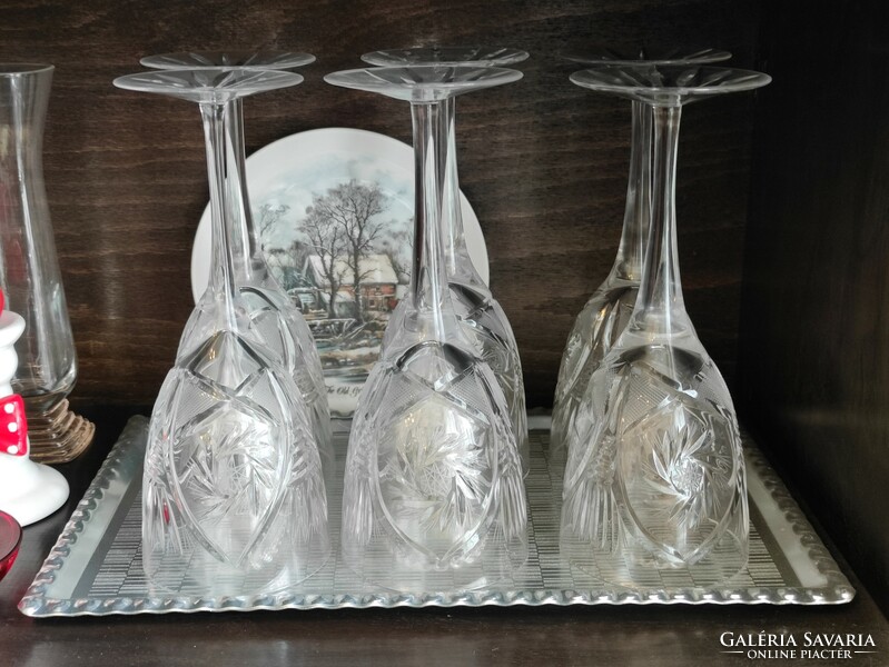 6 Ajlkai crystal champagne glasses with pincer pattern