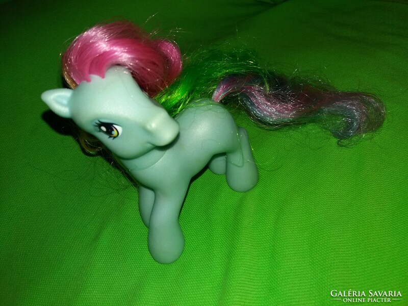 Gyönyörű minőségi HASBRO Dús szivárvány sörényes My Little Pony lovacska 13 cm a képek szerint 2.