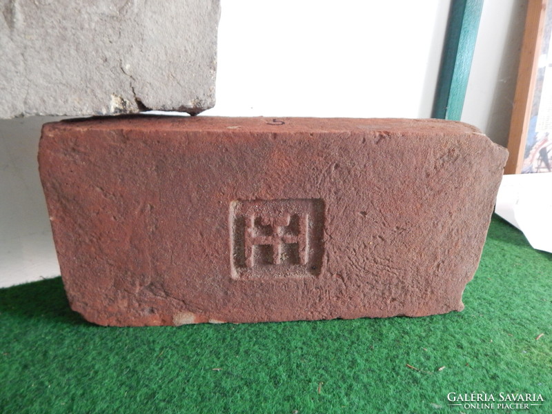 Year-numbered and stamped Hortobágy brick. No. 5