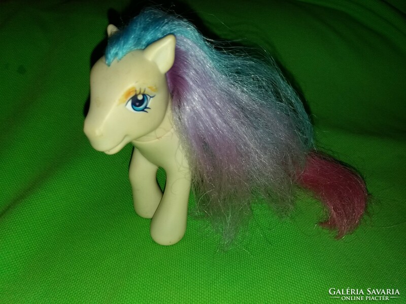 Gyönyörű minőségi HASBRO Dús lila sörényes My Little Pony lovacska 13 cm a képek szerint 1.