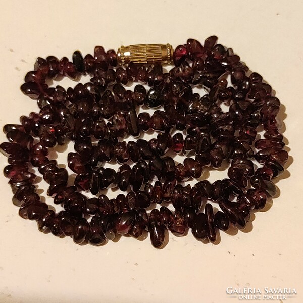 Garnet necklace with screw lock 47cm