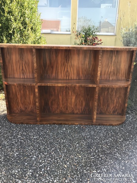 Wall-mounted shelf