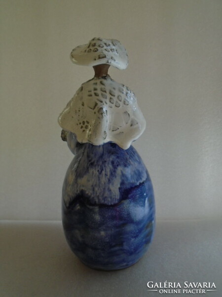 A lady with a vase in her hand, a very very finely crafted masterpiece, antique 416 grams