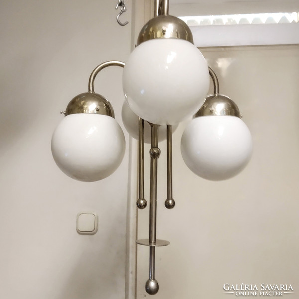 Art deco  -  Streamline  -  Bauhaus 4 karos nikkelezett csillár felújítva  -  tejüveg gömb búra