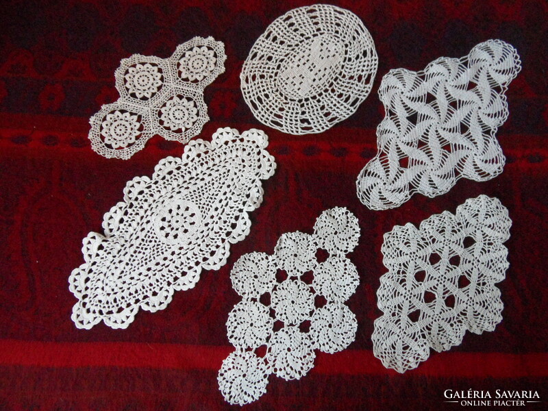 Hand crocheted lace tablecloth (6.Db.)
