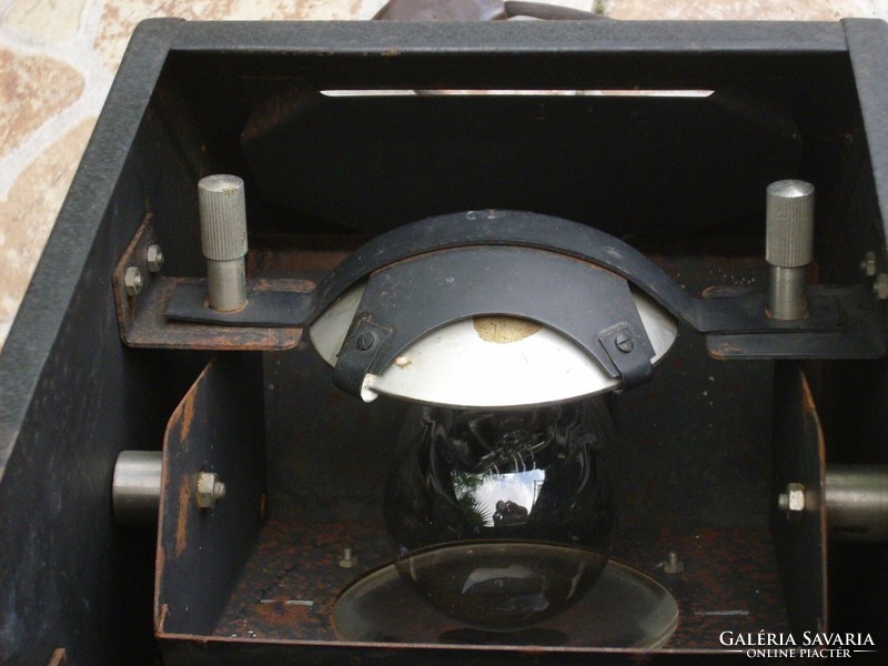 Antik házi filmvetítőgép