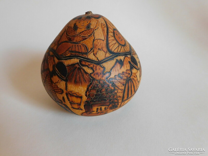 Peruvian scratched/painted pumpkin - work of folk artists