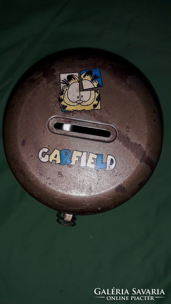 Retro fém lemez nyitható tetejű hengeres GARFIELD persely 15 x 9 cm a képek szerint