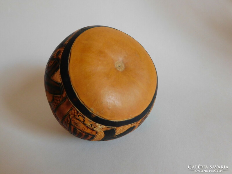 Peruvian scratched/painted pumpkin - work of folk artists