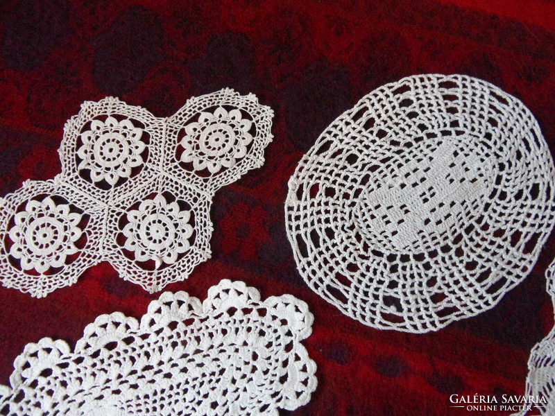 Hand crocheted lace tablecloth (6.Db.)