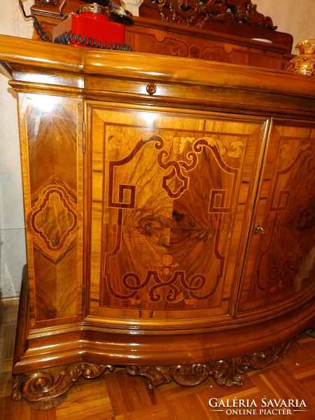 Chest of drawers inlaid