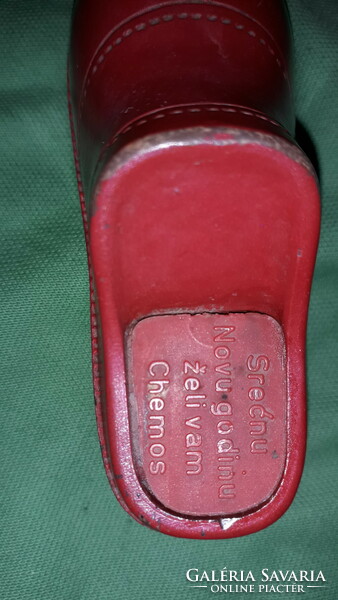 Régi Jugoszláv  CHEMOS műanyag gyár cipő alakú Újév reklám palackbontó 12 cm a képek szerint