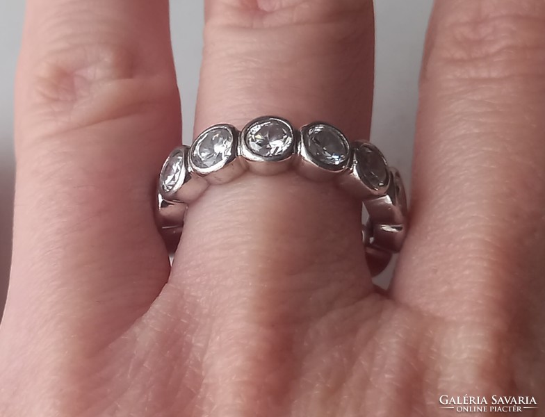 Női körbeköves ezüst gyűrű (17mm)