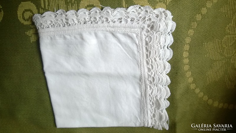 Batiste women's handkerchief with crochet border
